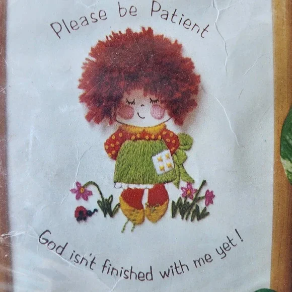 Creative Circle Patience Girl Embroidery Art Piece Vintage 1981 Wall Art Canvas - Picture 11 of 11